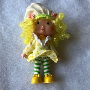VINTAGE LEMON MERINGUE DOLL KENNER 1981 FIRST ISSUE STRAWBERRY‎ SHORTCAKE